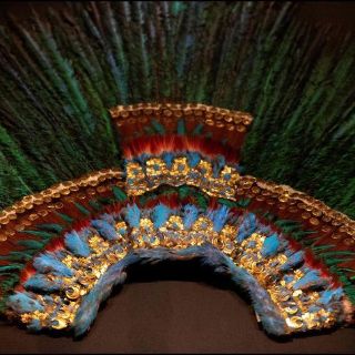 Promueven devolución del Penacho de Moctezuma tras intervención artística