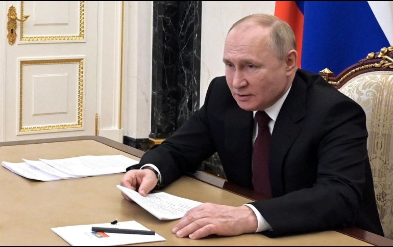 El presidente Putin también tiene previsto hacer una declaración en la televisión de Rusia en breve, informaron los medios oficiales este lunes. EFE / A. Nikoslky