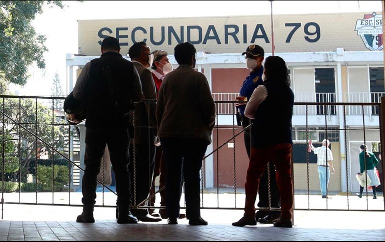 Tras los hechos, autoridades de la secundaria hablaron con padres de familia para proponerles la revisión de mochilas. SUN/V. Rosas