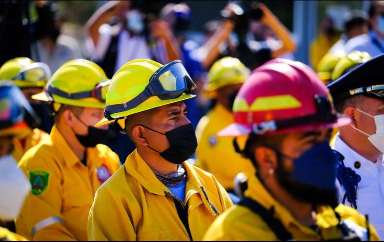 Se tendrán disponibles ocho helicópteros para apoyar en el combate de incendios forestales y movilización de personal. ESPECIAL/Gobierno de Jalisco