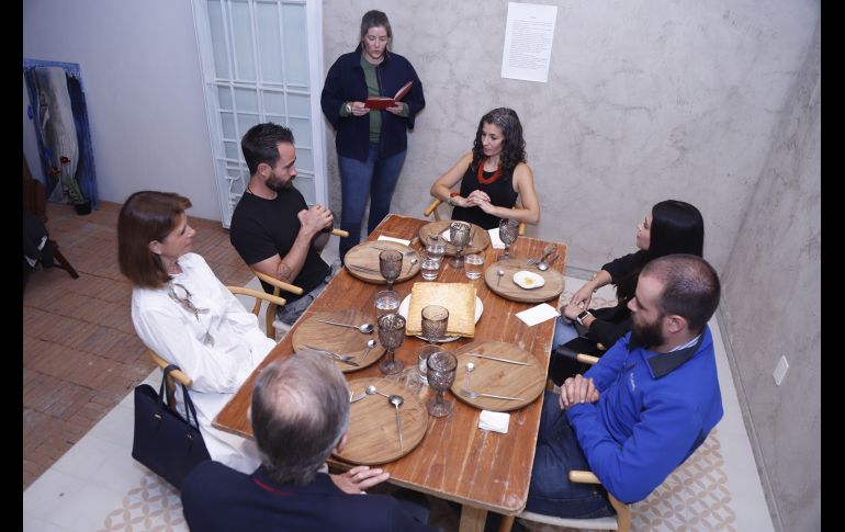 Explicando la dinámica. GENTE BIEN JALISCO/ CLAUDIO JIMENO