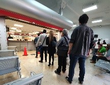 Aunque el refrendo vehicular también puede pagarse en recaudadoras, el descuento se hace al liquidarlo en medios alternos. EL INFORMADOR