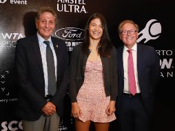 Juan José Frangie, Emma Raducanu y Gustavo Santoscoy. GENTE BIEN JALISCO/ANTONIO MARTÍNEZ