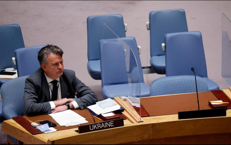 En la imagen, el representante de Ucrania en la ONU, Sergiy Kyslytsya, dando su discurso sobre las acciones de Rusia. EFE / J. Szenes