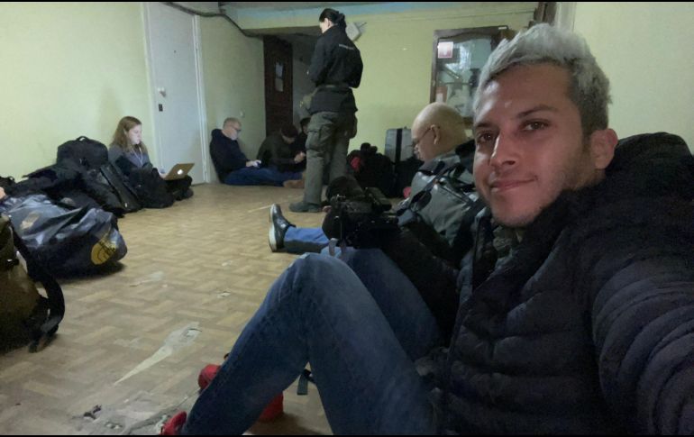 Aunque la situación es crítica y peligrosa para Alex Tienda, el youtuber ha compartido toda la experiencia en Instagram y Twitter. TWITTER/AlexTienda