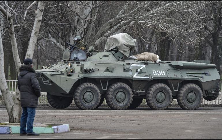 Zelenski llama a Putin a sentarse a la mesa de negociaciones para detener la operación militar rusa iniciada la víspera en Ucrania. EFE / Stringer