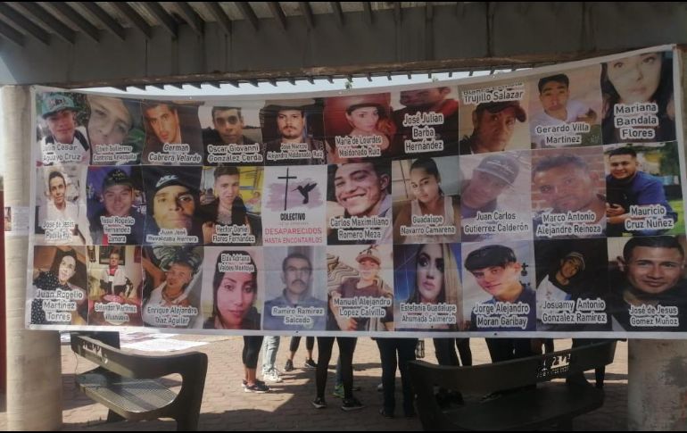 La manta tiene las imágenes de 30 jóvenes y adultos, mujeres y hombres, a quienes integrantes del colectivo han buscado incansablemente sin que hasta el momento hayan podido localizarlos. ESPECIAL /  Luz de Esperanza