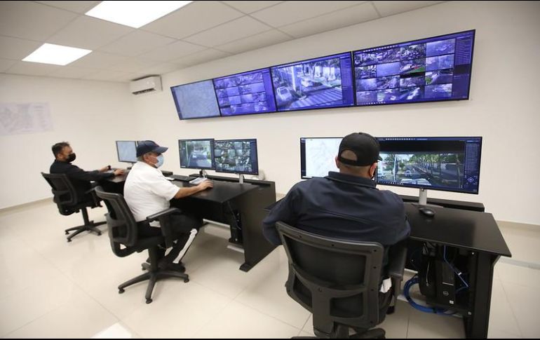 Esta base colaborativa cuenta con 96 cámaras fijas y móviles para la videovigilancia de la colonia. ESPECIAL