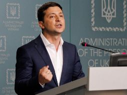 El mandatario publicó un video en el que reiteró su compromiso de permanecer en el país para apoyar a su ejército. ARCHIVO