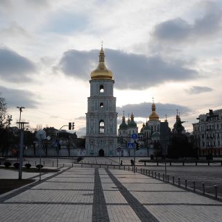 Dos mexicanos atrapados en Kiev esperan autorización para salir de Ucrania