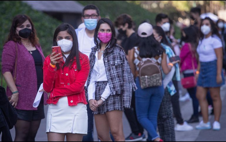 La ocupación media de camas generales en hospitales mexicanos se sitúa en un 18% y la de terapia intensiva en un 12% con tendencia a la baja. EFE / ARCHIVO