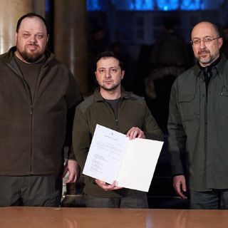 Rusia vs Ucrania: Presidente Zelensky firma la solicitud formal para unirse a la Unión Europea