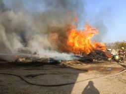 La columna de humo se notó en diferentes zonas de la ciudad. CORTESÍA