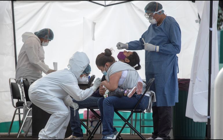 La ocupación media de camas generales en hospitales mexicanos se sitúa en un 18% y la de terapia intensiva en un 12% con tendencia a la baja. EFE / ARCHIVO