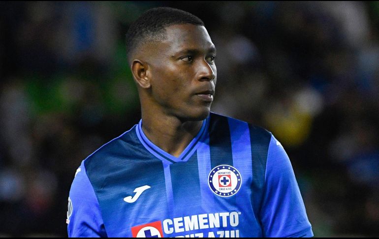 La afición abucheó a Bryan Angulo durante el juego contra Santos Laguna. IMAGO7