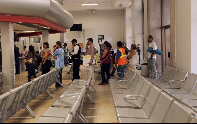 Si se incumple en el pago de refrendo vehicular, a partir de abril se generarán recargos y multas. EL INFORMADOR/ARCHIVO