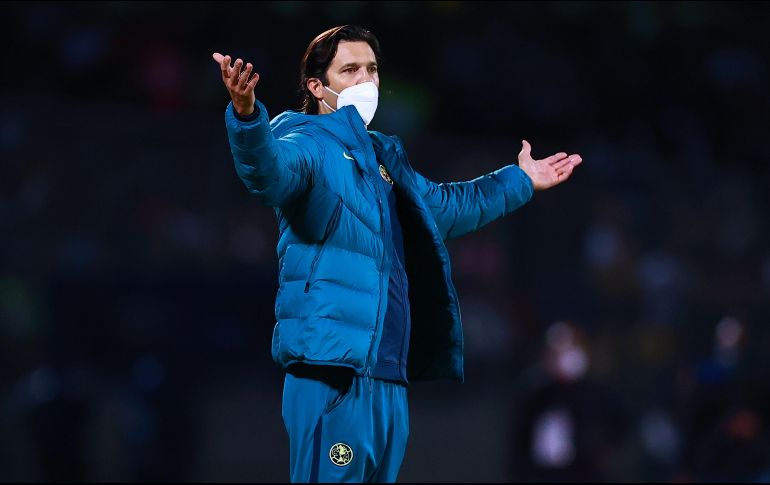 Como director técnico americanista, Solari dirigió 39 partidos de fase regular y cuatro de Liguilla, logrando 22 triunfos, 11 empates y 10 derrotas. IMAGO7