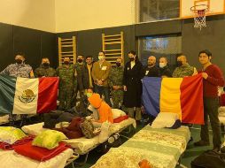 Todos los mexicanos salieron del país en conflicto acompañados de sus familias. TWITTER/@m_ebrard