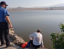 Los rescatistas extrajeron el cuerpo, para entregarlo al personal del Instituto Jalisciense de Ciencias Forenses. Tlajomulco // Cortesía PC Tlajomulco