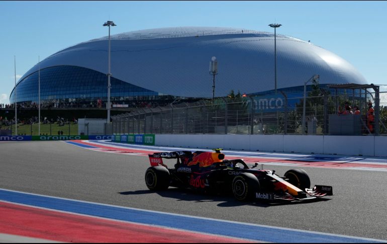 La máxima categoría del automovilismo en el mundo canceló de manera oficial la carrera que se llevaría a cabo en la ciudad de Sochi. AP / ARCHIVO