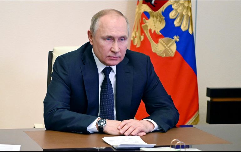 Autoridades británicas buscan “paralizar la economía rusa y hacer morir de hambre a la máquina de guerra de Putin”. AP / A. Gorshkov