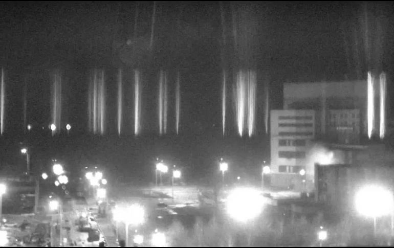 El presidente de Ucrania dijo que si estalla la planta nuclear, será 10 veces más grande que Chernobyl. ESPECIAL