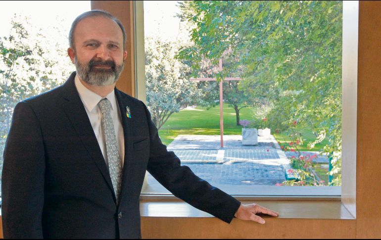 Alexander Zatyrka remarcó que otro proyecto es renovar los planes de estudio en la universidad. EL INFORMADOR/A. Camacho