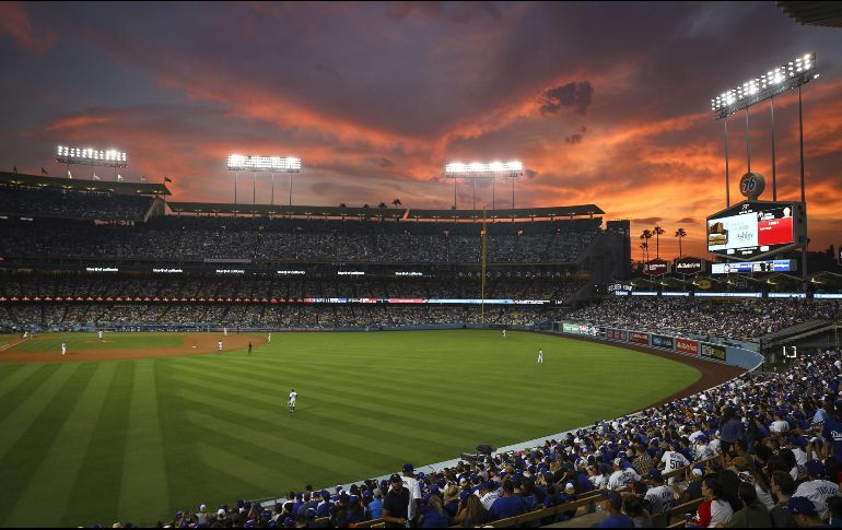 El dinero será distribuido entre trabajadores de los estadios y de otras instalaciones que se han visto afectados económicamente por el noveno paro de labores en el beisbol, que ya suma 92 días. AFP / ARCHIVO
