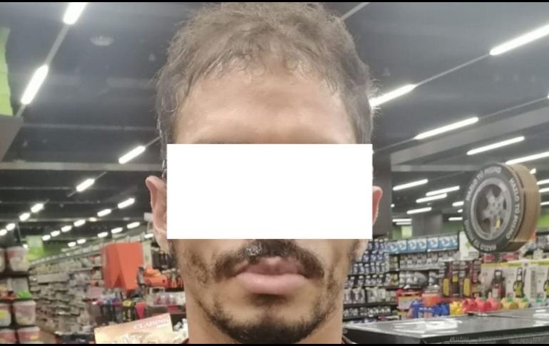 Al Javier se le aseguraron cerca de tres mil pesos en mercancía. ESPECIAL