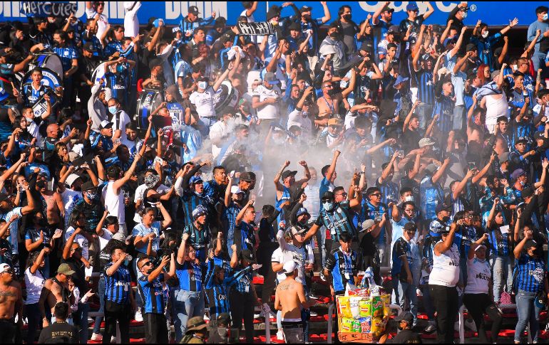 Tras los actos de violencia ocurridos el pasado sábado 5 de marzo entre aficionados durante el partido Querétaro vs Atlas, se anunciaron las sanciones a las que se enfrentará Gallos Blancos. IMAGO7