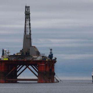 Precio del petróleo sube a 115.66 dólares por barril