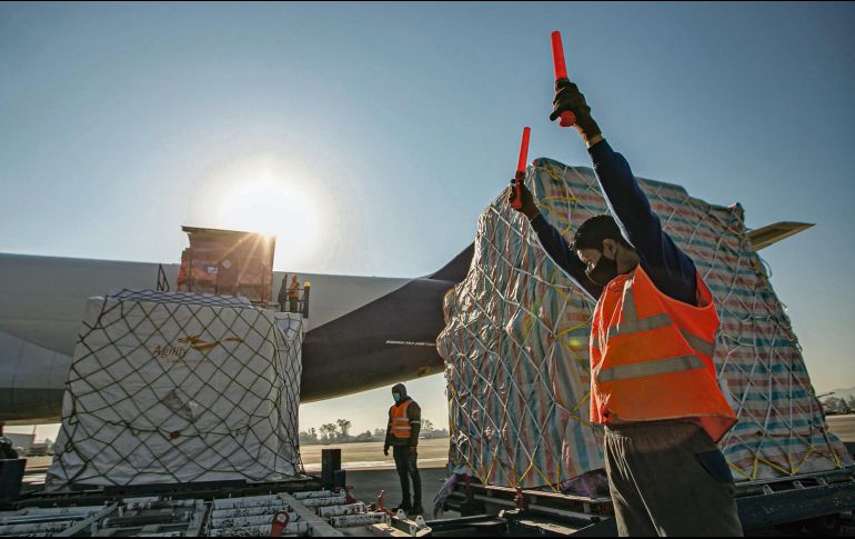 El sector económico con el mayor crecimiento porcentual anual en puestos de trabajo es el de transportes y comunicaciones con 11.8 por ciento. ESPECIAL