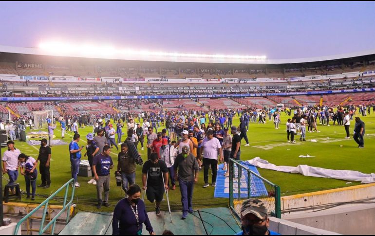 Por tres años la porra de los Gallos Blancos de Querétaro no podrá asistir a los partidos de local de su equipo. EFE/ S. Miranda