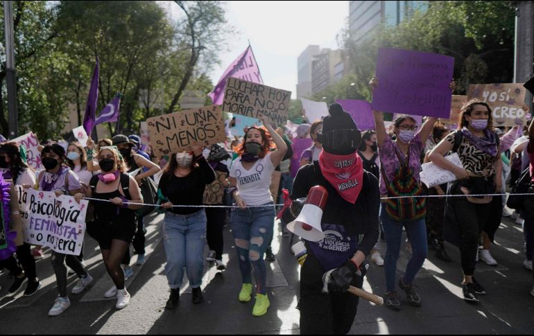 Este año las cifras fueron distintas a las de 2021, cuando hubo 81 lesionadas, de ellas 62 policías y 19 mujeres manifestantes. AFP / A. Del Rosario