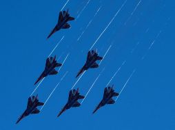 Zelenski ha pedido a los países occidentales que doten a su ejército con aviones de combate, pero sus pilotos sólo saben operar los MiG desarrollados por la ex Unión Soviética. AFP/Archivo