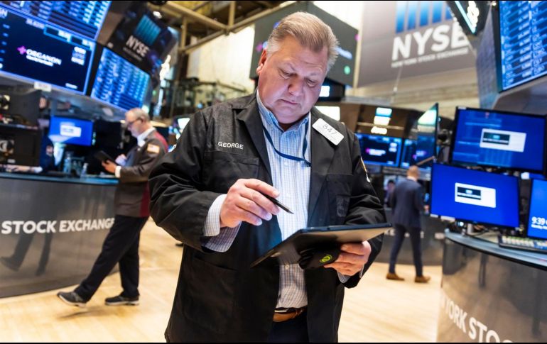 El crudo de Texas, de referencia en EU, cerró la sesión con una bajada del 12.1%, hasta 108.70 dólares, luego de haber alcanzado los 130 dólares en la sesión del domingo. EFE/ J. LANE