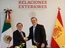 El ministro José Manuel Albares y el canciller Marcelo Ebrard se pronunciaron por mejorar la relación entre ambas naciones. EFE/M. Guzmán