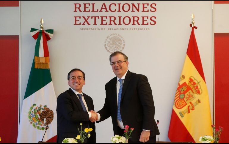 El ministro José Manuel Albares y el canciller Marcelo Ebrard se pronunciaron por mejorar la relación entre ambas naciones. EFE/M. Guzmán