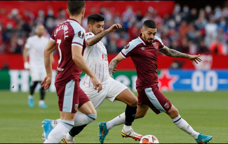 El atacante mexicano inició como titular y jugó 87 minutos. EFE / J. M. Vidal