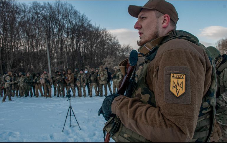Acompañando a los mexicanos que huyen de la guerra, viajan ucranianos, ecuatorianos, un peruano, un australiano y hasta un perro. EFE / V. Zhlobsky