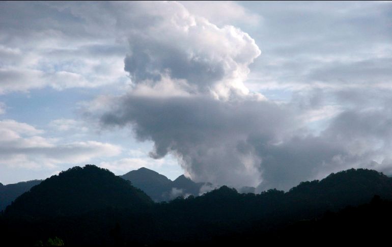 El trabajo concluye que el magma con mayor contenido de agua tiende a estar almacenado a más profundidad. EFE/F. Handoko
