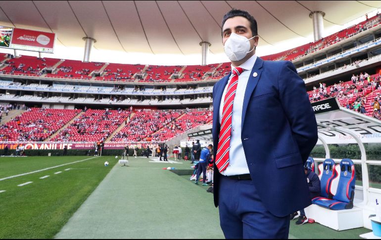 Leaño hizo su debut como timonel rojiblanco contra las Águilas, en aquella ocasión llegó como técnico interino tras el despido de Víctor Manuel Vucetich en el Rebaño. IMAGO7