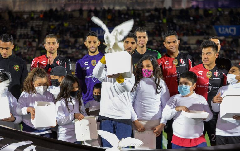 Maxi Silvera y Aldo Rocha fueron los encargados de pronunciar un breve discurso antes de iniciar las acciones del partido. IMAGO7