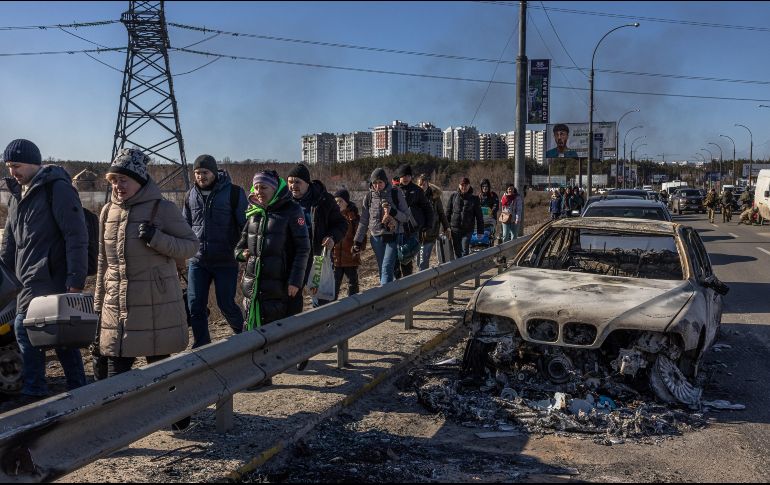 Miles de ucranianos se han visto obligados a salir de su país. EFE/R. Pilipey