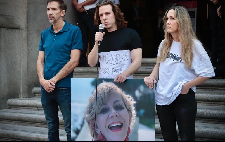 Alonso, Gonzalo y Ana Paula Castillo Cuevas esperan la resolución de la SCJN respecto a su madre, Alejandra Cuevas, porlas acusaciones de Gertz Manero. SUN/B. Fregoso