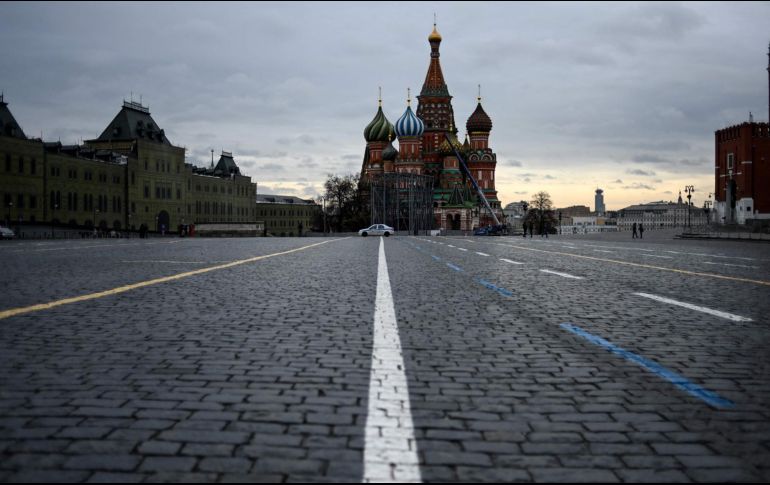 Marina Ovsiannikova es empleada de la televisión Pervy Kanal. El lunes irrumpió en el noticiero y detrás de la presentadora mostró una pancarta en la que se leía: 