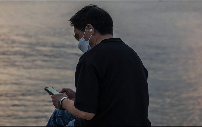 El smartphone es el rey absoluto de los dispositivos a la hora de elegir cómo jugar: 3 de cada 5 lo utilizan prefiriéndolo antes que a la Tablet o la PC. AFP / D. De la Rey