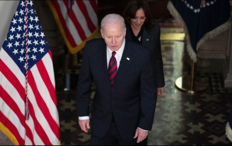 Biden firmó, además, una ley que incluye 13 mil 600 millones de dólares en asistencia para Ucrania, que fue aprobada la semana pasada por el Congreso. EFE / M. Reynolds