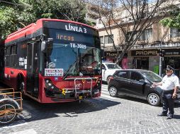 El Bus-Bici se realizaría en el carril de extrema derecha de avenida Hidalgo, en Guadalajara. EL INFORMADOE