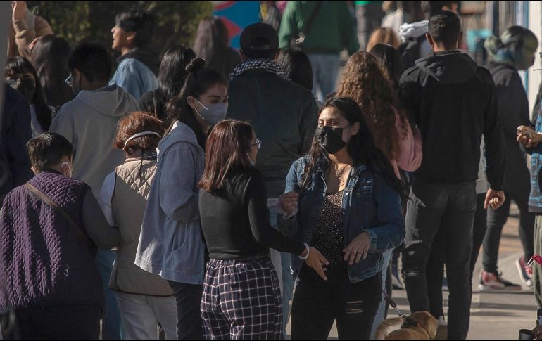 La ocupación media de camas generales en hospitales mexicanos se sitúa en un 10% y la de terapia intensiva en un 7% con tendencia a la baja. EFE / I. Esquivel